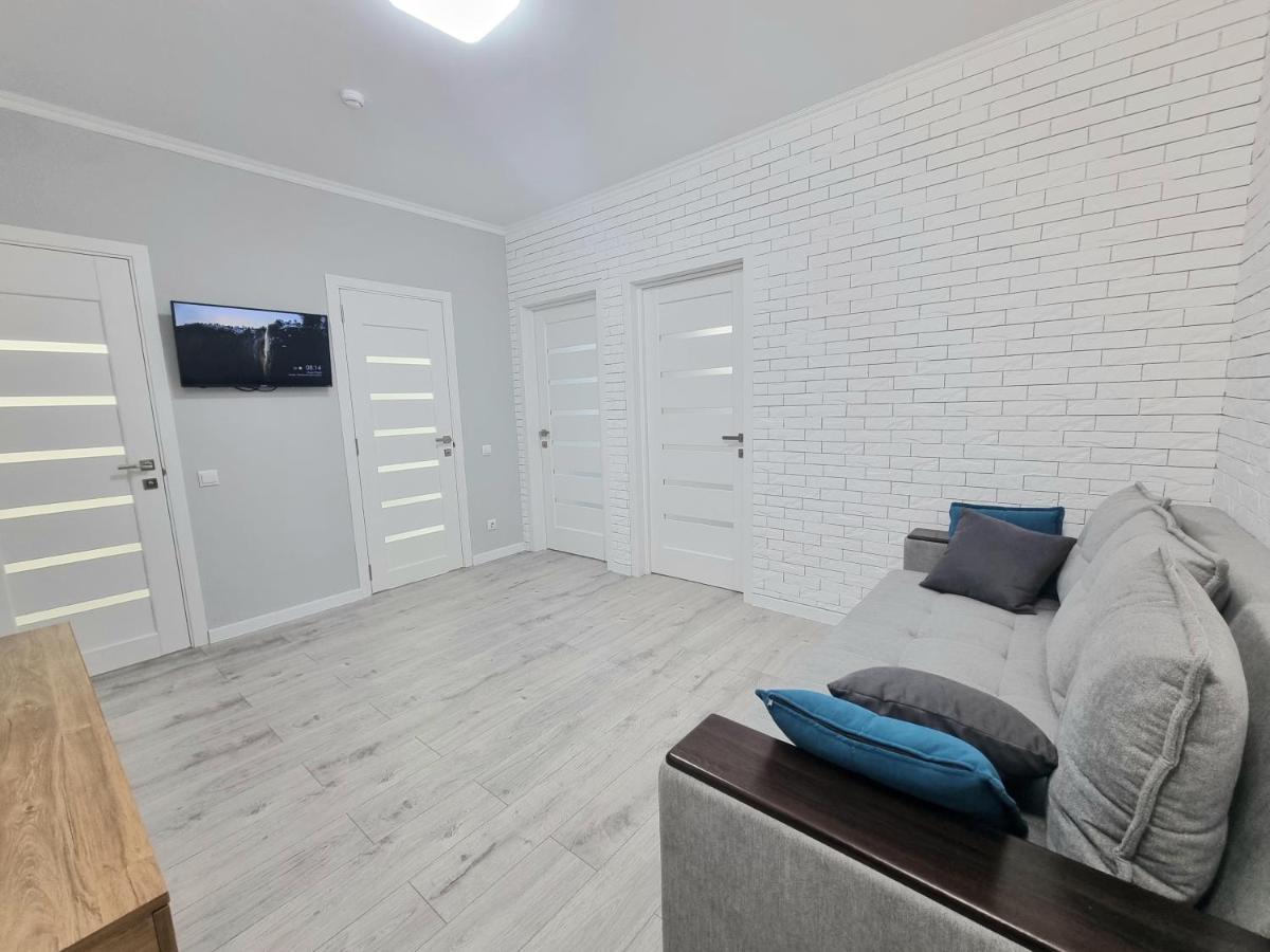 Center, Albisoara Str., 1Bedroom And Living With Balcony Kişinev Dış mekan fotoğraf